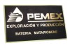 placa metal de 40 x 50 cm ideal para profesionistas, el escrito tambin es en metal.