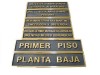 placa metal de 30 x 40 cm ideal para profesionistas, el escrito tambi?n es en metal.