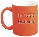 taza naranja cermica tipo tarro, grabada en SandBlast, Capacidad: 11 oz. - 330 ml. taza publicitaria promocional con su logotipo grabado